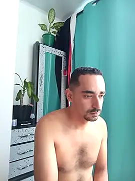 Snapshot of stivenlujan69 chatting on 12-17-25, 03:40 stivenlujan69 online show from 12-17-25, 03:40