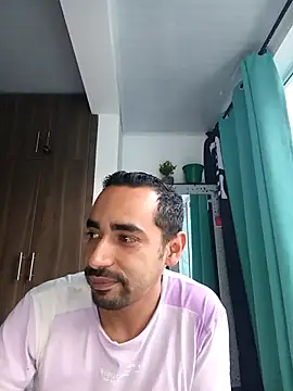 Snapshot of stivenlujan69 chatting on 01-17-26, 10:57 stivenlujan69 online show from 01-17-26, 10:57