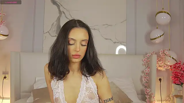 AdoraCortes online show from 10-08-25, 05:05