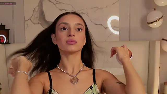 AdoraCortes online show from 12-04-25, 05:06