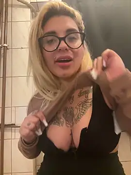 Snapshot of Princess-Jasmine07 chatting on 03-05-26, 01:29 Princess-Jasmine07 online show from 03-05-26, 01:29