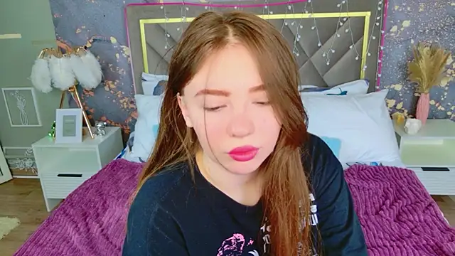 Snapshot of Moon__Bunny chatting on 04-04-26, 03:20 Moon Bunny online show from 04-04-26, 03:20