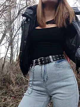 Snapshot of YOOUR_EVAA chatting on 11-15-25, 10:56 YOOUR EVAA online show from 11-15-25, 10:56