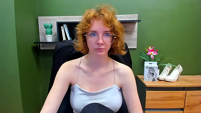 juicyPenny online show from 09-18-25, 06:37