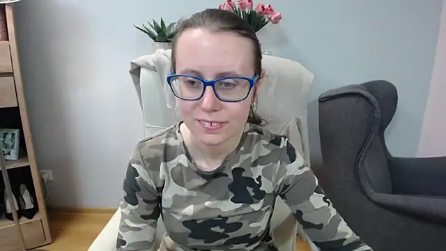 Snapshot of sweetxLizzy chatting on 04-27-26, 04:21 sweetxLizzy online show from 04-27-26, 04:21