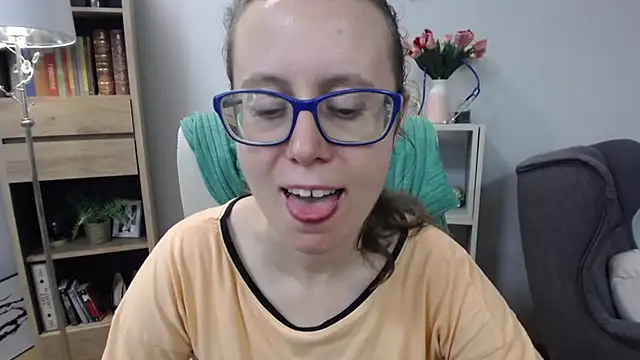 Snapshot of sweetxLizzy chatting on 05-22-26, 04:30 sweetxLizzy online show from 05-22-26, 04:30