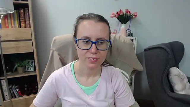 Snapshot of sweetxLizzy chatting on 05-28-26, 04:54 sweetxLizzy online show from 05-28-26, 04:54