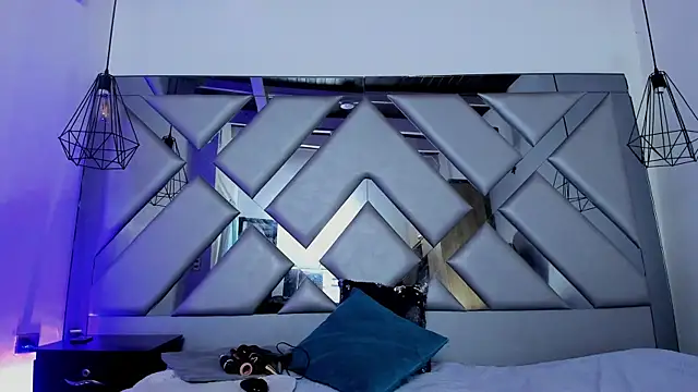 Lorenn Hill online show from 01-17-26, 01:27