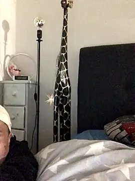 Snapshot of radeczek001 chatting on 10-11-25, 01:05 radeczek001 online show from 10-11-25, 01:05