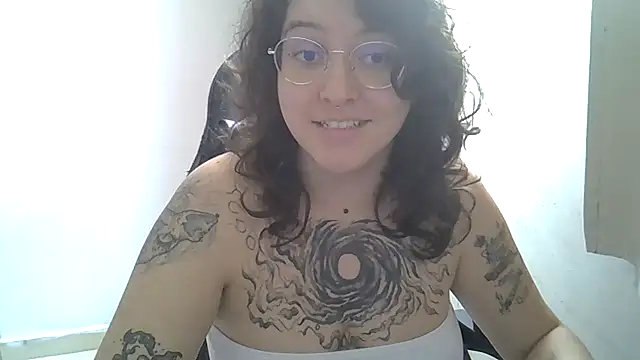 Blue Liz online show from 10-26-25, 02:45