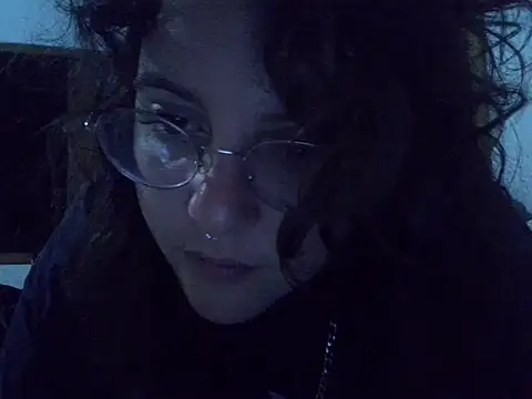 Blue Liz online show from 12-17-25, 01:11