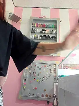 Snapshot of sandy_y chatting on 11-12-25, 04:18 sandy y online show from 11-12-25, 04:18