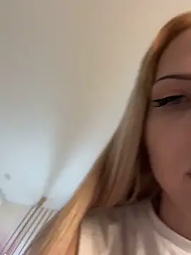 Snapshot of olivia_soft chatting on 04-18-26, 01:26 olivia soft online show from 04-18-26, 01:26