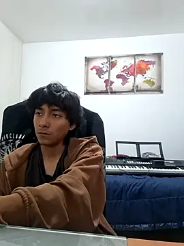 Snapshot of Carlos_5L chatting on 12-17-25, 09:32 Carlos 5L online show from 12-17-25, 09:32