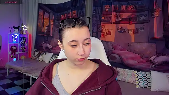 ClaraParks online show from 12-14-25, 10:25