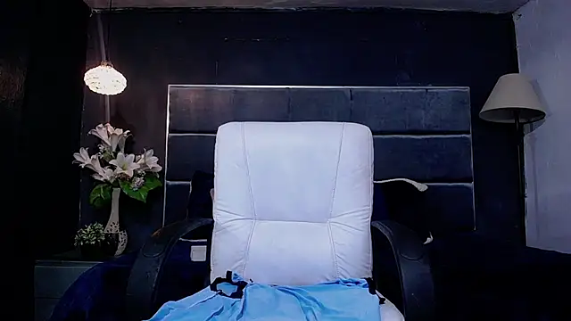 Snapshot of blackbignude chatting on 10-25-25, 01:24 blackbignude online show from 10-25-25, 01:24