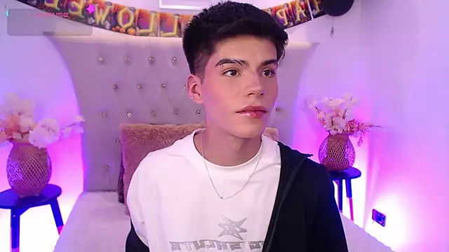 Dulcey  online show from 10-19-25, 03:40