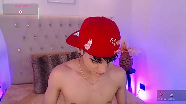 Dulcey  online show from 11-22-25, 04:44