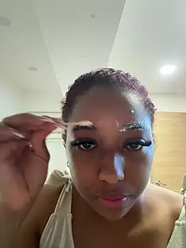 Snapshot of _Zahara_ chatting on 05-08-26, 10:59 Zahara online show from 05-08-26, 10:59