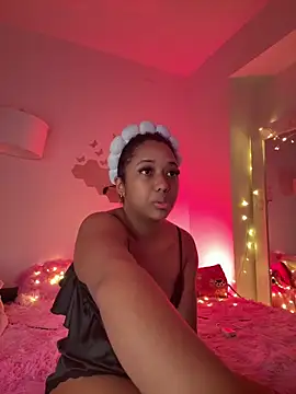 Snapshot of _Zahara_ chatting on 05-19-26, 11:00 Zahara online show from 05-19-26, 11:00