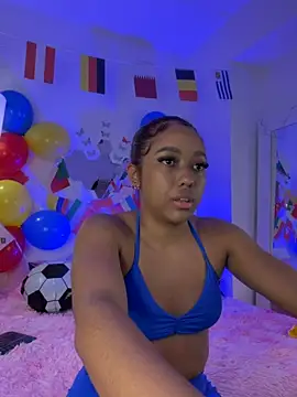 Snapshot of _Zahara_ chatting on 06-18-26, 11:20 Zahara online show from 06-18-26, 11:20