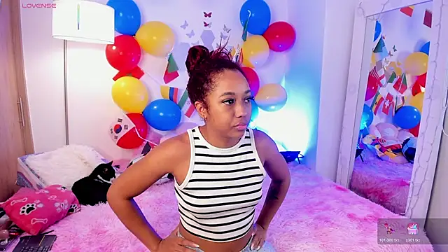 Snapshot of _Zahara_ chatting on 06-20-26, 03:26 Zahara online show from 06-20-26, 03:26