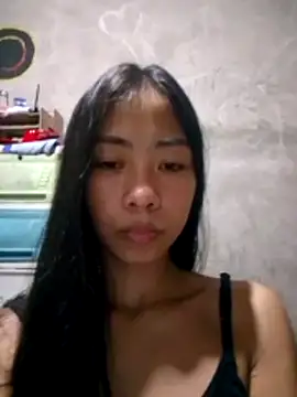 Snapshot of SweetMissPinay18 chatting on 06-01-26, 03:03 SweetMissPinay18 online show from 06-01-26, 03:03