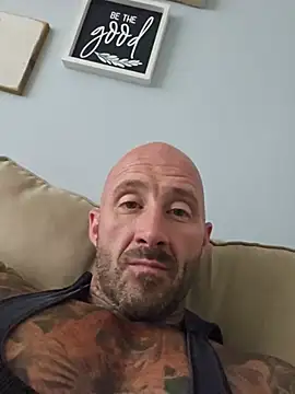 Snapshot of joeyoneill chatting on 07-31-26, 02:05 joeyoneill online show from 07-31-26, 02:05