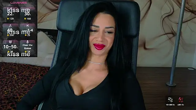 Snapshot of NaomiScarlet chatting on 10-11-25, 08:57 NaomiScarlet online show from 10-11-25, 08:57