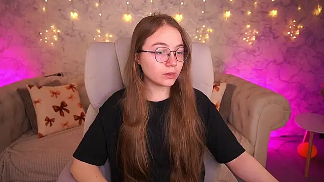 ArrinaWairr online show from 03-23-26, 07:34