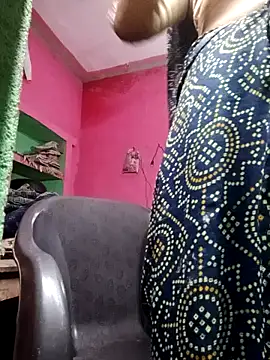 Snapshot of Cutreet chatting on 09-08-25, 04:17 Cutreet online show from 09-08-25, 04:17