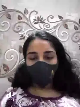 Snapshot of Zoya_G chatting on 10-07-25, 10:34 Zoya G online show from 10-07-25, 10:34