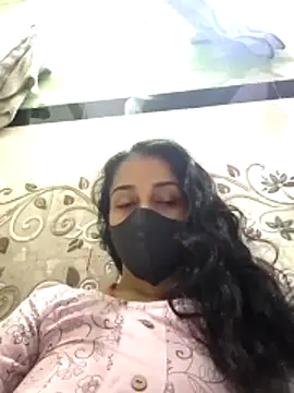 Snapshot of Zoya_G chatting on 12-15-25, 09:57 Zoya G online show from 12-15-25, 09:57
