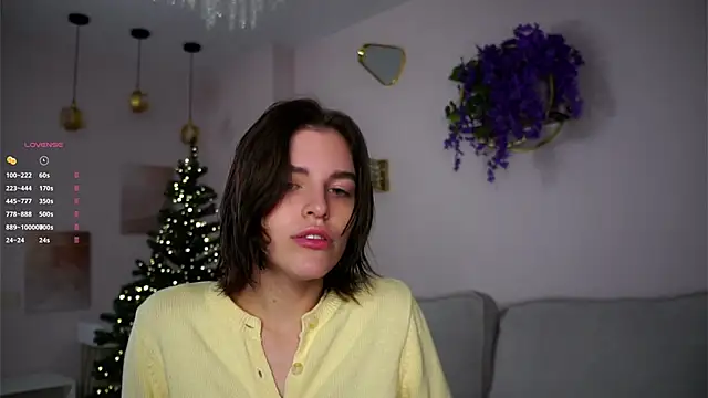 EleneButton online show from 12-21-25, 01:02