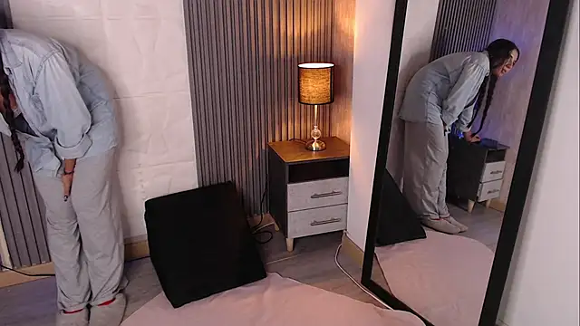 Bonnali lune online show from 10-29-25, 10:22