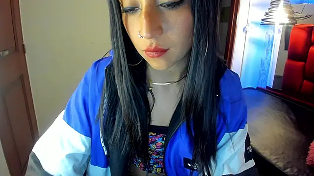 Snapshot of Sheilly_brown chatting on 09-14-25, 04:28 Sheilly brown online show from 09-14-25, 04:28