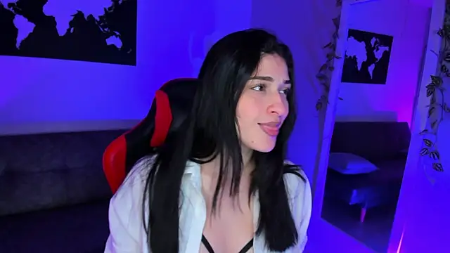 Snapshot of ZoeValencia1 chatting on 10-23-25, 12:15 ZoeValencia1 online show from 10-23-25, 12:15