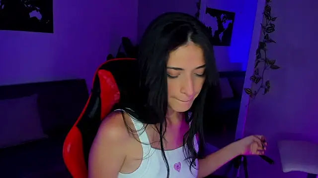 ZoeValencia1 online show from 03-31-26, 12:27