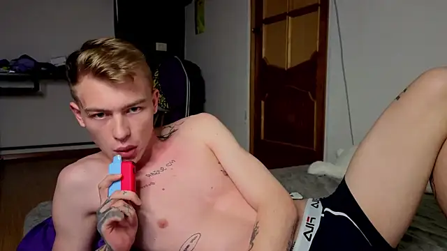 Snapshot of callmealexthx chatting on 09-13-25, 03:23 callmealexthx online show from 09-13-25, 03:23