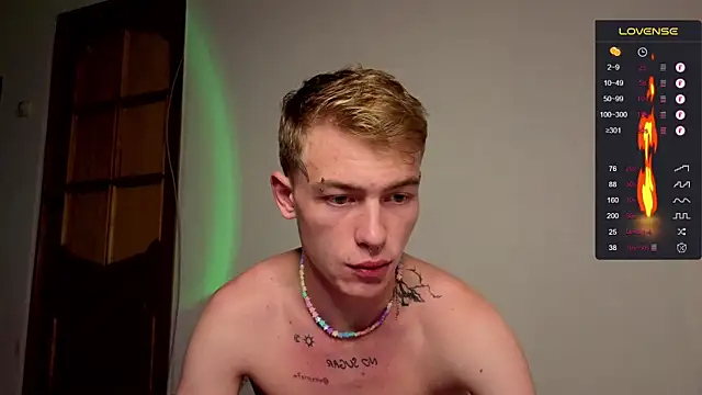 Snapshot of callmealexthx chatting on 09-18-25, 03:14 callmealexthx online show from 09-18-25, 03:14