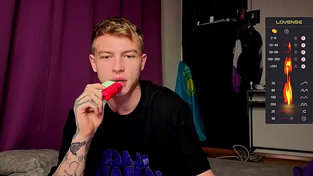 Snapshot of callmealexthx chatting on 09-23-25, 02:25 callmealexthx online show from 09-23-25, 02:25