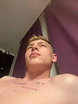 Snapshot of callmealexthx chatting on 09-27-25, 04:45 callmealexthx online show from 09-27-25, 04:45