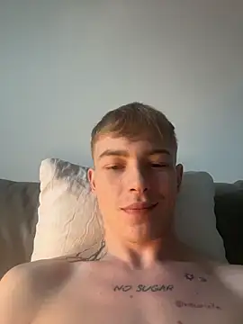 Snapshot of callmealexthx chatting on 11-11-25, 06:35 callmealexthx online show from 11-11-25, 06:35