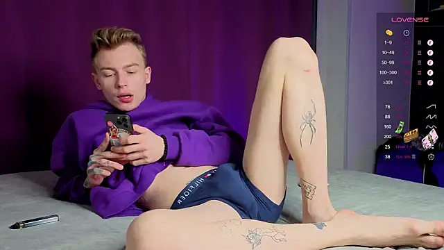 Snapshot of callmealexthx chatting on 11-29-25, 01:47 callmealexthx online show from 11-29-25, 01:47