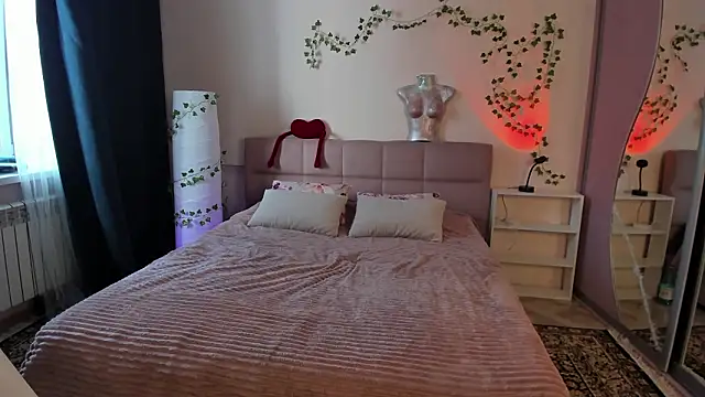 Snapshot of EmyRosaly chatting on 03-27-26, 05:57 EmyRosaly online show from 03-27-26, 05:57