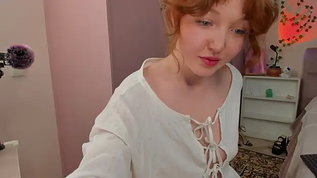 Snapshot of EmyRosaly chatting on 04-14-26, 12:55 EmyRosaly online show from 04-14-26, 12:55