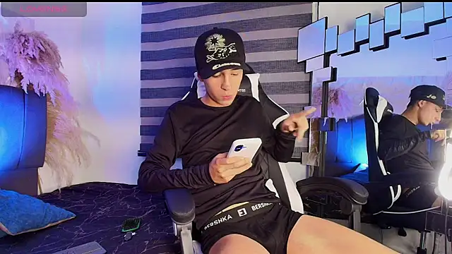 Isaac tan online show from 03-06-26, 12:18