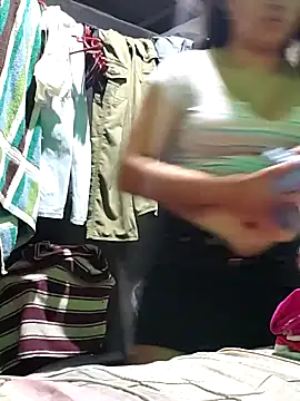 Snapshot of Violethroos chatting on 11-04-25, 03:27 Violethroos online show from 11-04-25, 03:27