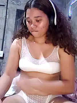 Snapshot of Violethroos chatting on 02-22-26, 03:18 Violethroos online show from 02-22-26, 03:18