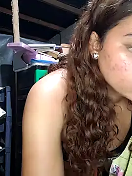 Snapshot of Violethroos chatting on 03-19-26, 04:05 Violethroos online show from 03-19-26, 04:05